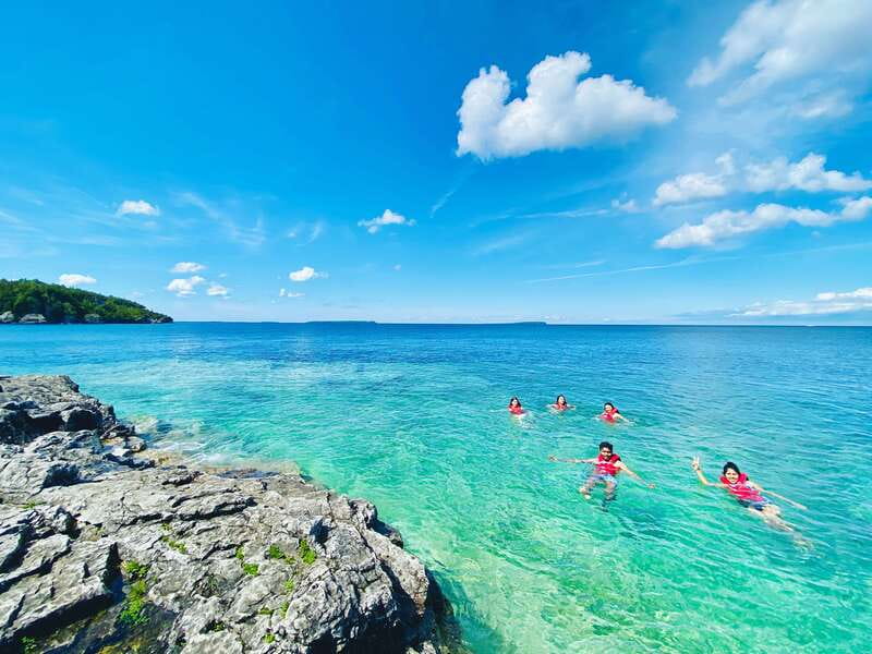From Toronto: Bruce Peninsula Guided Hiking Day Trip - How the day’s timing works, from Grotto to Champ Burger