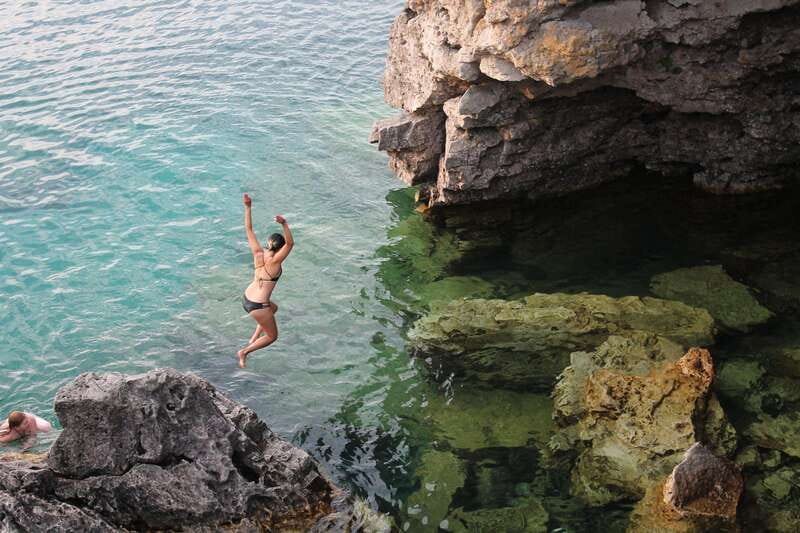 From Toronto: Bruce Peninsula National Park Guided Day Trip - Grotto time: caves, turquoise water, and photo angles