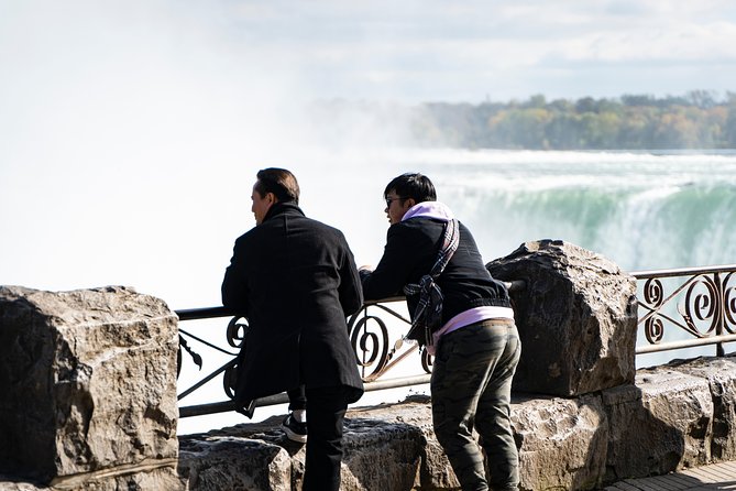 FROM TORONTO: Niagara Day Tour w/ Niagara on the Lake & Boat Ride - Niagara River Parkway drive: the scenery you cannot get fast by car