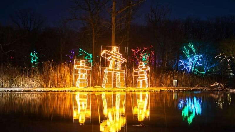 From Toronto: Winter Festival of Lights Niagara Falls Tour - Sunset to the LED light show: how to enjoy the falls lighting
