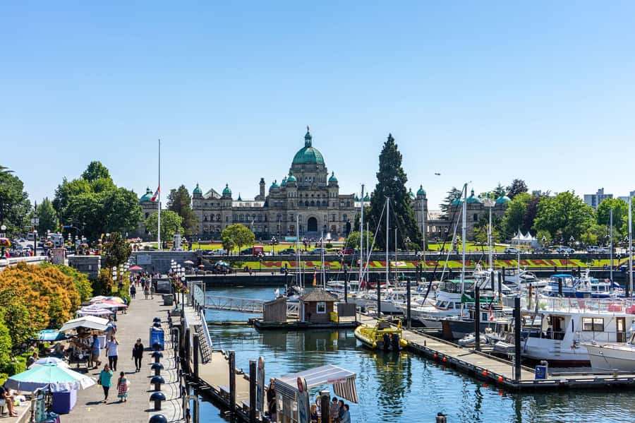 From Vancouver: Butchart Gardens & Victoria Sightseeing Tour - A Victoria day trip that feels like two experiences in one