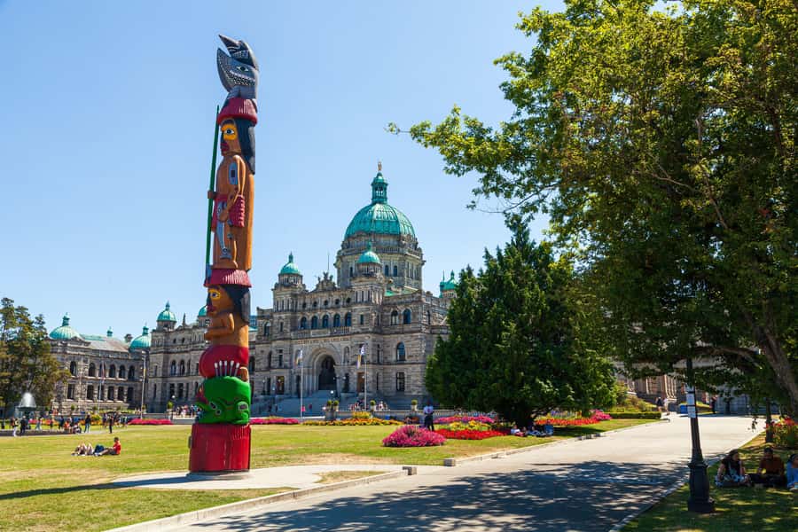From Vancouver: Full-Day Victoria & Butchart Gardens Tour - Westin Bayshore pickup to a timed ferry day