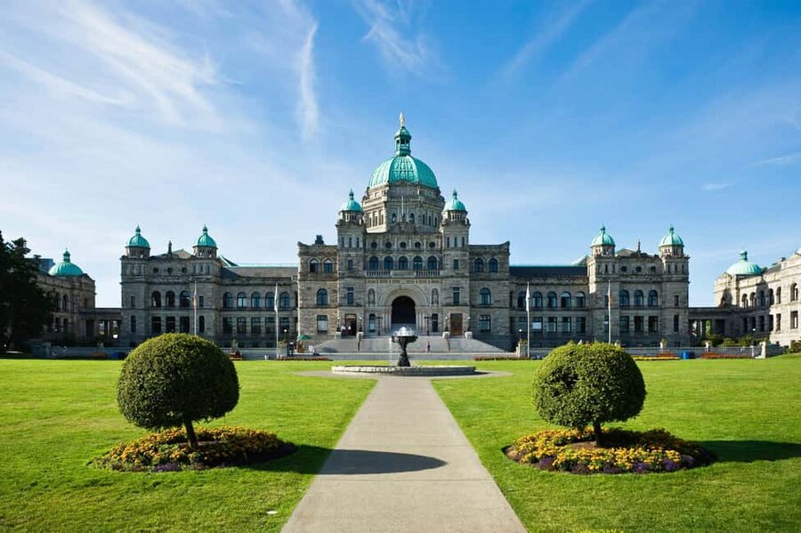 From Vancouver: Full-Day Victoria Tour with Ferry Ticket - How this Victoria day trip actually plays out