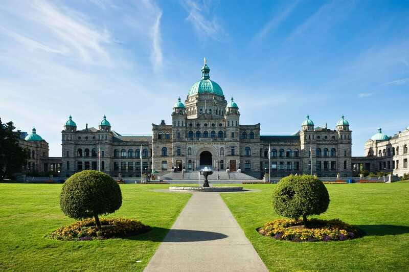 From Vancouver: Full-Day Victoria Tour with Ferry Ticket - Victoria Inner Harbour pathway: 45 minutes of real walk time