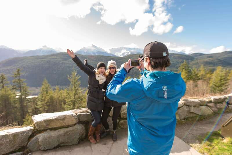 From Vancouver: Full-Day Whistler Tour - Stawamus Chief: the quick leg-stretcher with big payoff