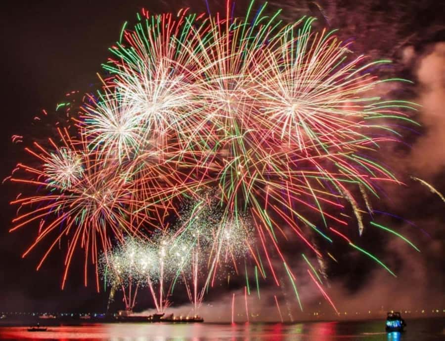 Gananoque: 1000 Islands Fireworks Cruise - Meeting point on Main Street: what to expect before boarding