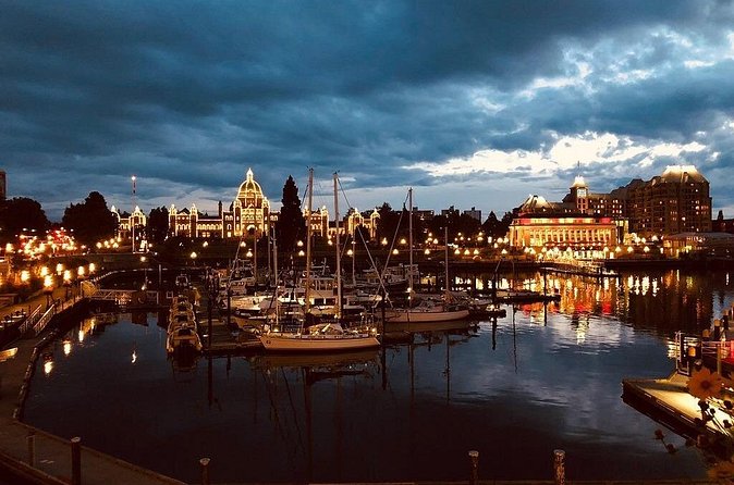 Ghostly Walking Tour in Victoria - Weather, clothing, and nighttime reality checks