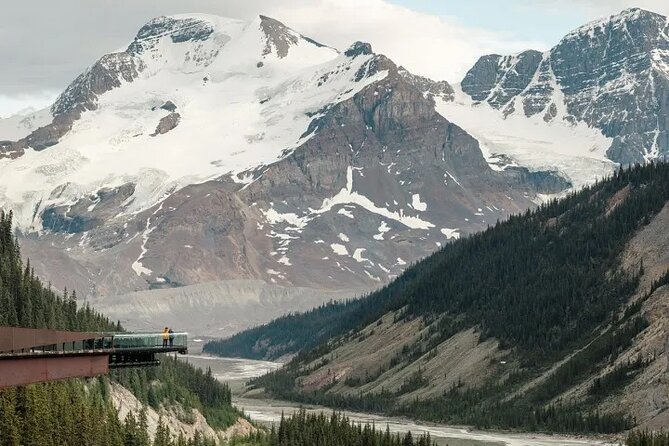 Glacier Adventure on the Icefields Parkway Hidden Gems Skywalk - Bow Lake: that neon blue stop with a shoreline walk option