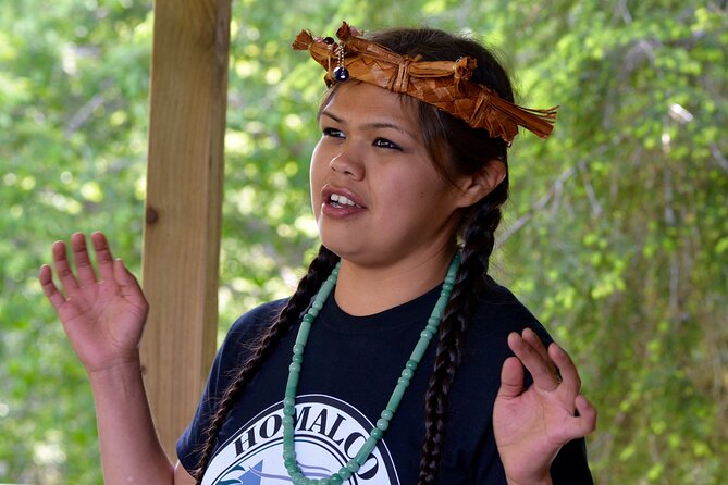 Great Bears of Bute: Grizzly Bear Viewing & Indigenous Cultural Tour - Homalco-guided bear viewing that keeps wildlife first