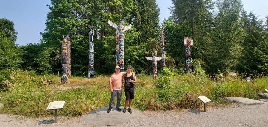 Grouse Mnt+StanleyPark+Hatchery+Cleveland Dam+LynnCanyonTOUR - Stanley Park finish: totems, seawall views, and harbor energy