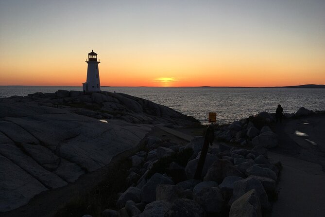 Half Day Small Group Tour in Peggy's Cove and Titanic Cemetery - How the Small Group Format Changes Everything