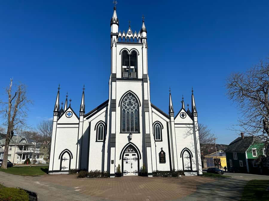 Halifax: Lunenburg and Mahone Bay Private Tour - Should you book this Halifax to Lunenburg and Mahone Bay private tour?
