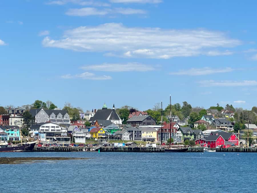 Halifax: Lunenburg and Mahone Bay Private Tour - What to bring for comfortable Lunenburg and Mahone Bay walking