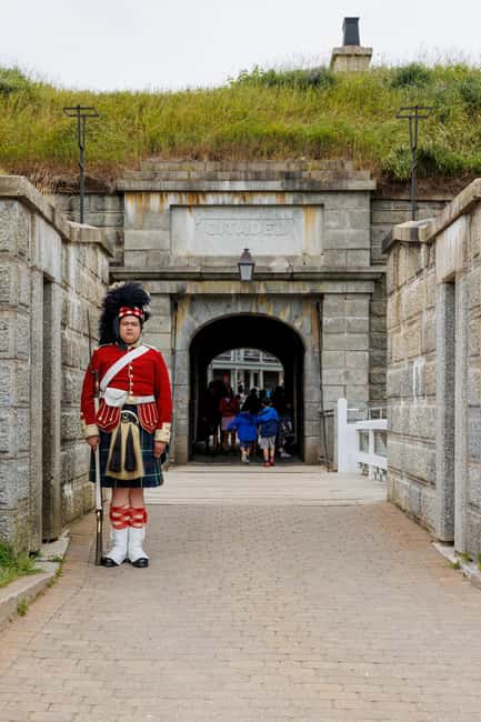 Halifax: Peggy's Cove, Citadel and Titanic Cemetery Tour - The narrated drive: why the road parts matter more than you think