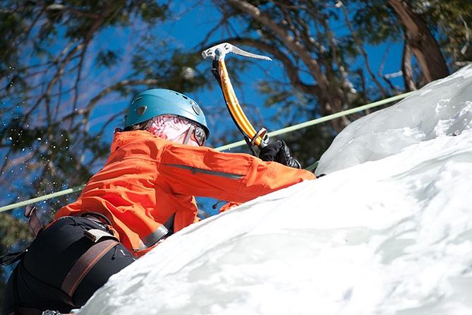 Ice Climbing Initiation in Mont-Tremblant - What happens during the 3 hours on ice