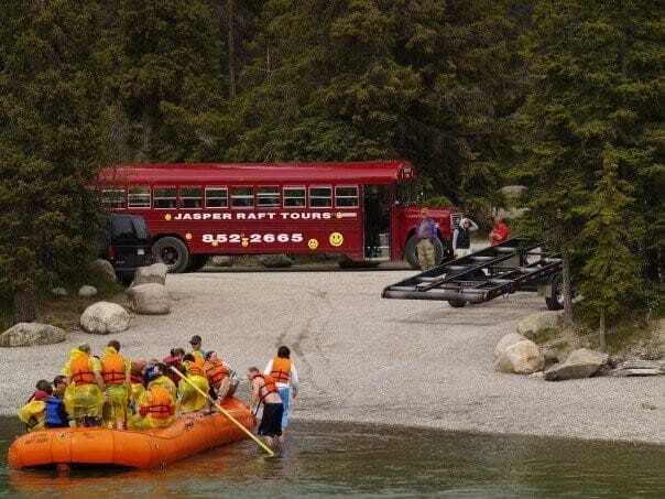 Jasper: Jasper National Park Easy 2-Hour Rafting Trip - Wildlife You Might Spot Along the Athabasca River