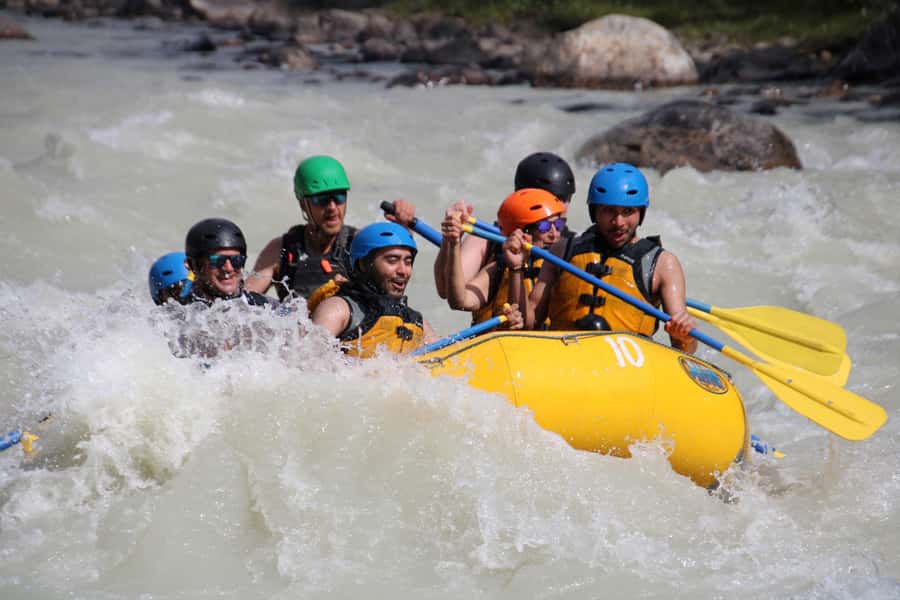Jasper National Park: Sunwapta River White Water Rafting - The Whopper moment, and why you should still look at the mountains