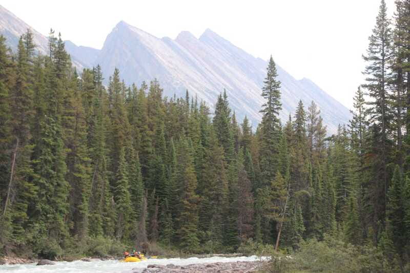 Jasper National Park: Sunwapta River White Water Rafting - Weather, water levels, and what warm days do for you