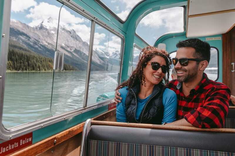 Jasper: Sightseeing Tour with Maligne Lake Cruise - Lunch, snacks, and the small comfort wins that matter outdoors