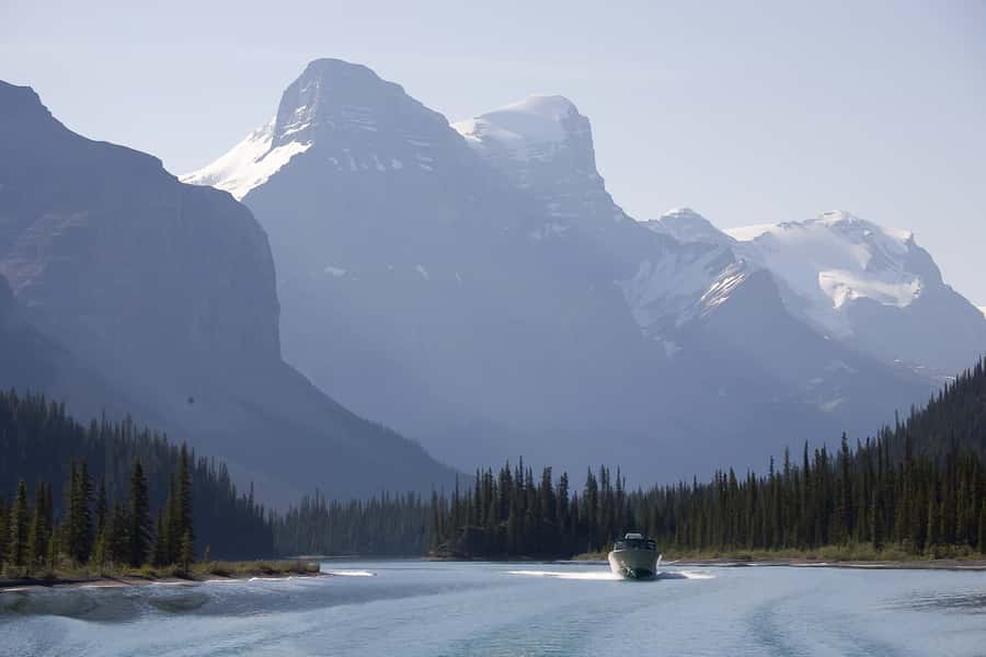 Jasper: Wildlife and Sightseeing Tour with Maligne Cruise - Comfort, weather gear, and the small stuff that saves your day