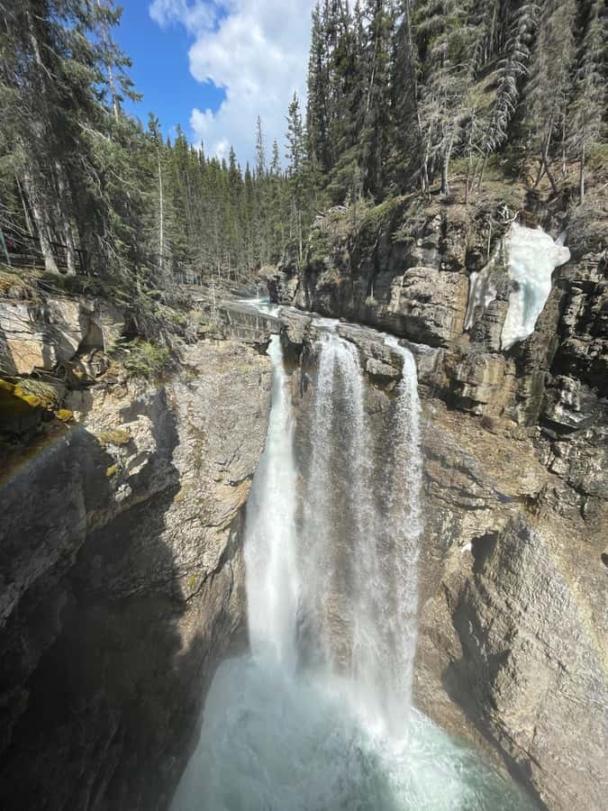 Johnston Canyon: Banff National Park - Heading back on the catwalks: 1 hour of guided walking and canyon “drop” views
