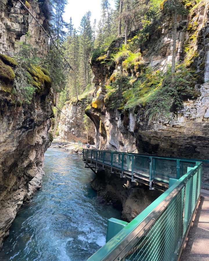 Johnston Canyon: Banff National Park - Crampons, shoe sizes, and mountain weather that does not care about your plans