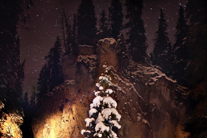 Johnston Canyon Evening Icewalk - Included winter gear: less shopping, more walking