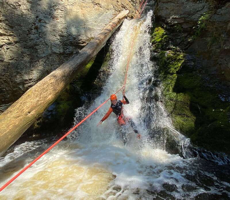 Kelowna: Adrenaline Canyoning Tour - Entering the canyon day: meeting point and getting geared up