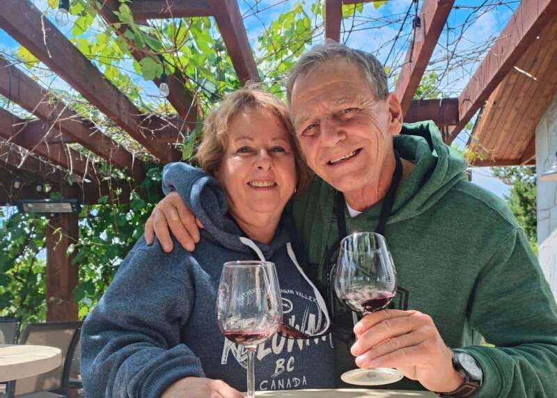 Kelowna: E-Bike Guided Wine Tour with Lunch & Tastings - Meadow Vista Honey Wines lunch: where the day turns from tasting to eating