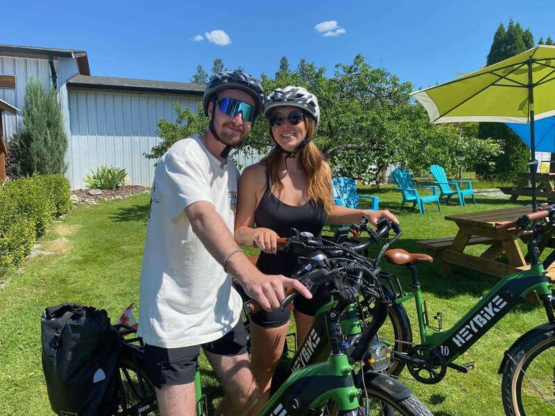 Kelowna: E-Bike Guided Wine Tour with Lunch & Tastings - Meet at Lakeside Eco-Sports, then roll into the wine trail