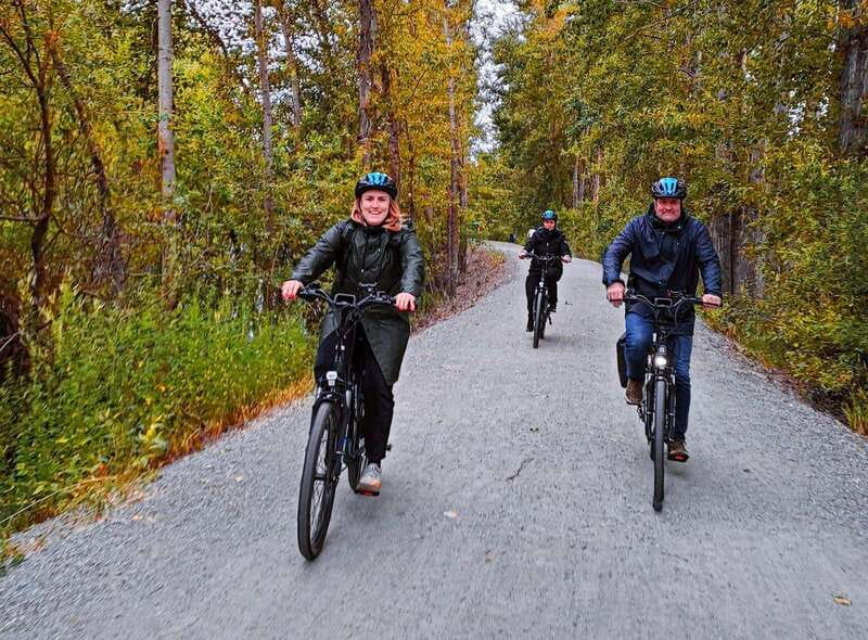 Kelowna: E-Bike Ride and Axe Throwing Adventure - Arriving Ready for Two Kinds of Fun in Kelowna
