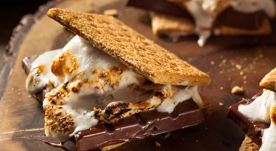 Kelowna Fireside Warm-Up: Wine Tasting, Smores & Mulled Wine - The 1-Hour Flow: Tasting First, Then Fire, Smores, and Warm Drinks