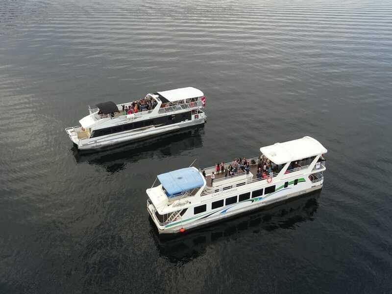 Kelowna: Okanagan Lake Sunset Cruise - Live entertainment: when it turns into a real night out
