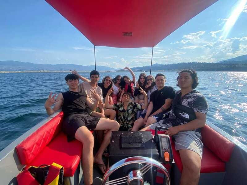 Kelowna: Private Boat Tour with Bluetooth Speaker - Who this private boat tour fits best