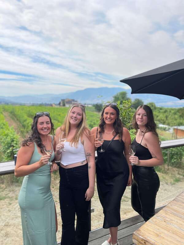 Kelowna: Sunset Sip Wine Tour - Frind Estate Winery in West Kelowna: Another Style, Another Story