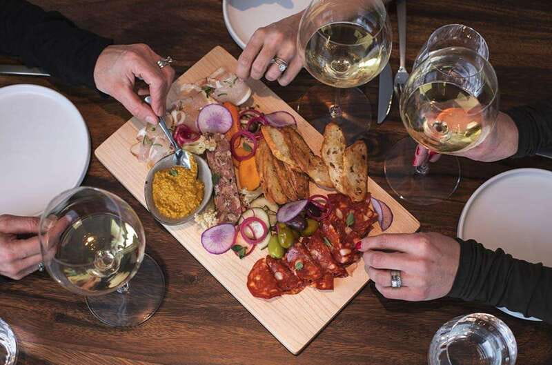 Kelowna: Sunset Sip Wine Tour - Dinner at The Modest Butcher Kitchen + Market: Turn Wine Into a Meal