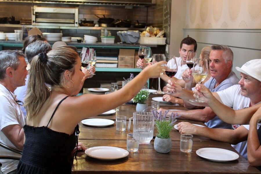 Kelowna: Walking Food Tour with 7 Tastings and 4 Drinks - Portions, pacing, and the real walking math (5,500 to 6,500 steps)
