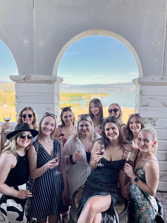 Kelowna: West Kelowna Half Day Guided Wine Tour - Quick hits on this West Kelowna half day wine tour