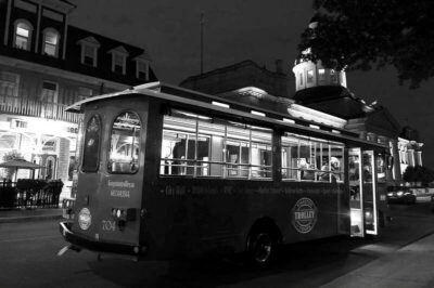 Kingston: Ghosts and Mysteries Trolley Tour