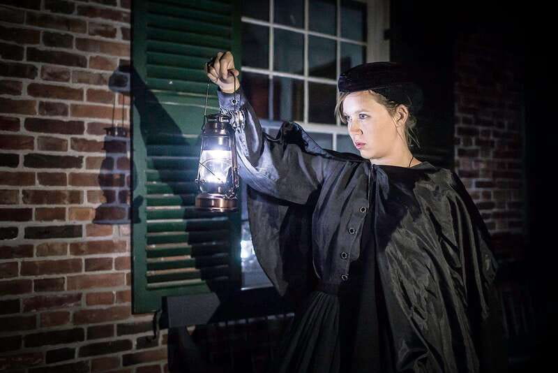 Kingston: Haunted Night Walking Tour - The old courthouse hangings, and why the details stick