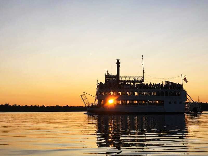 Kingston: Heart of the Thousand Islands Riverboat Cruise - Onboard live music and narration, what it feels like