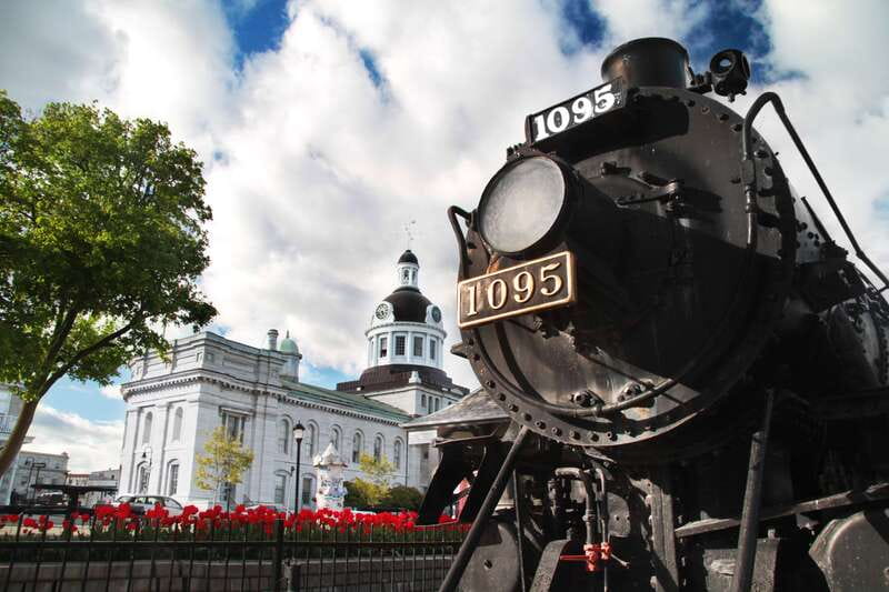 Kingston: Hop-On Hop-Off Trolley Tour - Comfort, group size, and the rules that affect your day