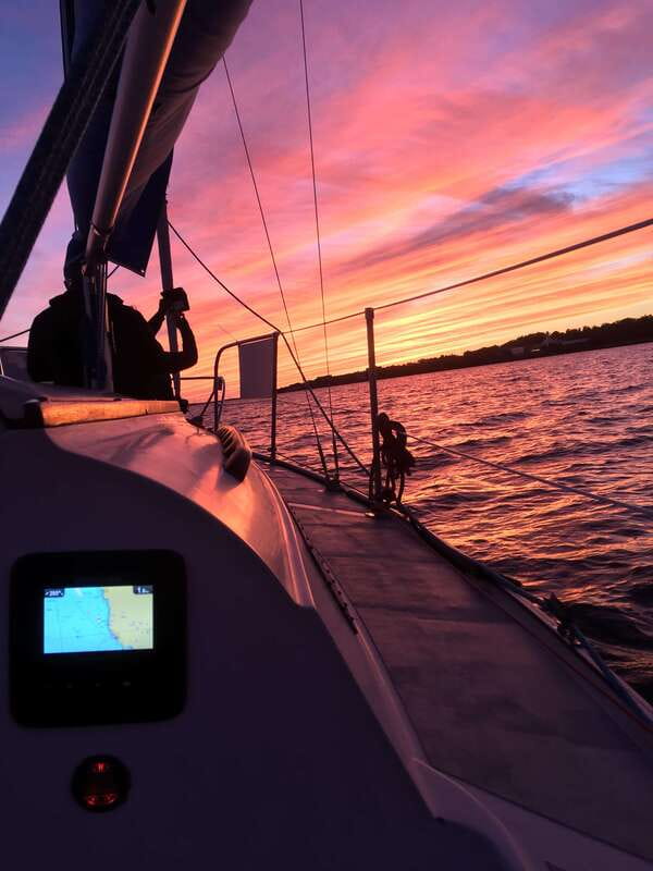 Kingston: Skippered Sailing Charter - Sailing Kingston’s historic waterfront from Lake Ontario