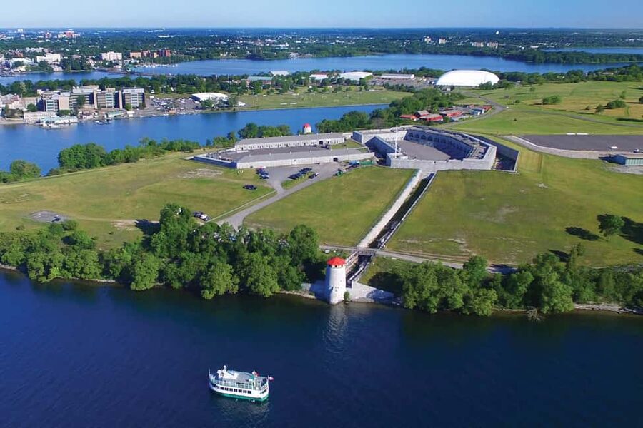 Kingston: Waterfront Shipwreck Cruise with Guide - Meet Your Guide From the Great Lakes Museum
