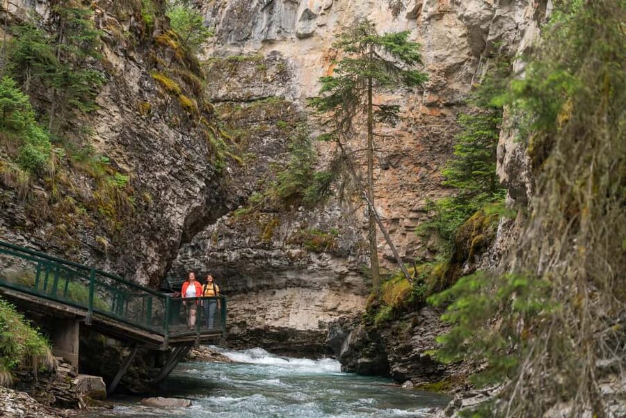 Lake Louise, Banff Gondola, & Yoho National Park 2 Day Tour - Guides like Jay, Andy, Tammy, Ivan, and Peter make the day better