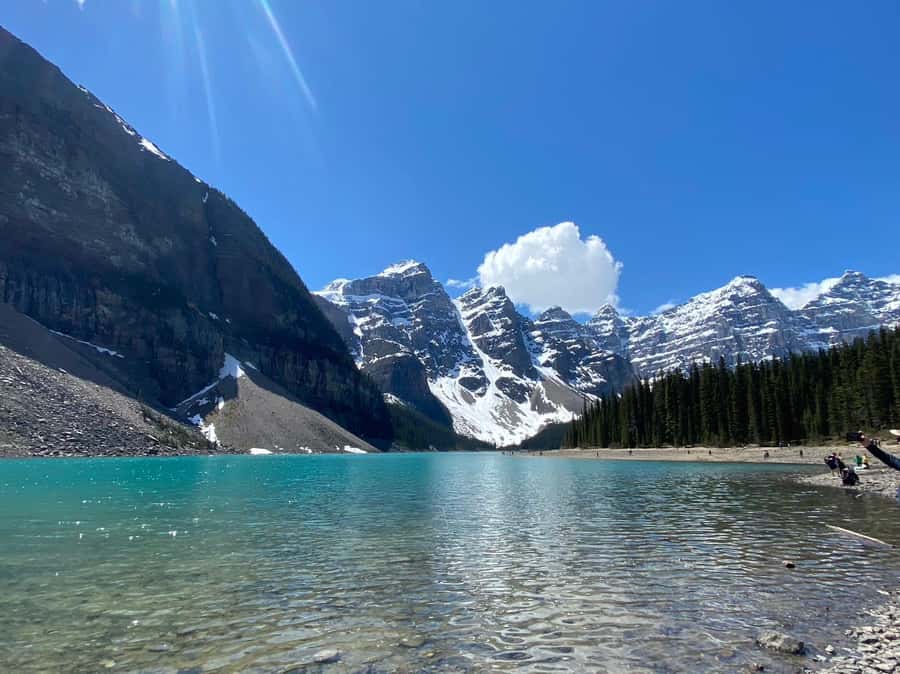 Lake Louise & Emerald/Moraine Lake Half Day Tour from Banff - What you see from the road: the easy scenic bonus