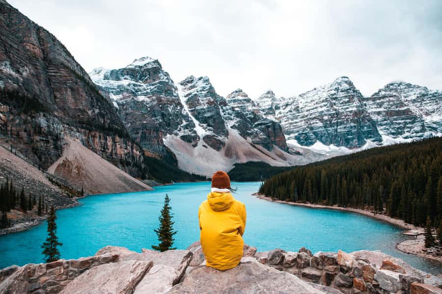 Lake Louise: Moraine & Louise Lake Half-Day Highlights Tour - Moraine Lake Rockpile trail: Valley of Ten Peaks in one guided push