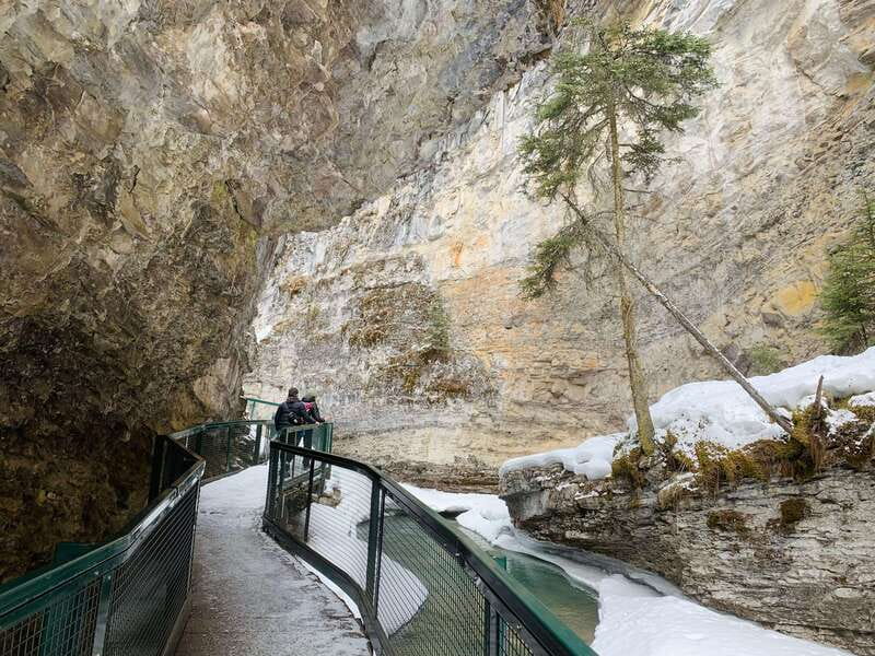 Lake Louise, Peyto Lake, Johnston Canyon & Icefields Parkway - Lake Louise winter fairyland, from village breaks to the Chateau area
