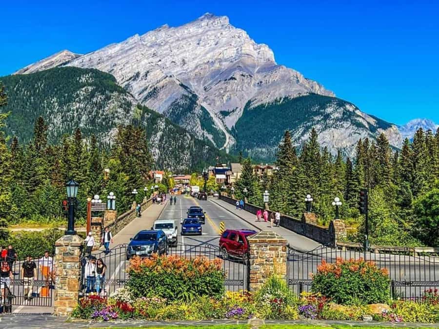 Lake Minnewanka, Lake, Louise, Johnson Lake & Banff Gondola - Should you book this Lake Louise to Gondola tour?