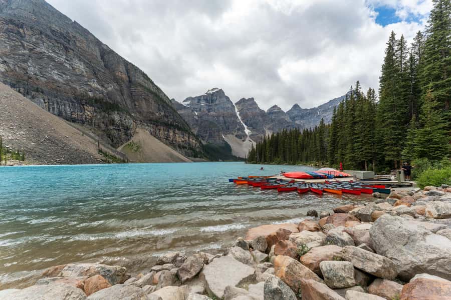 Lakes Moraine, Louise, Emerald, Johnston Canyon & Yoho Tour - Who this tour is best for, and who might not love it